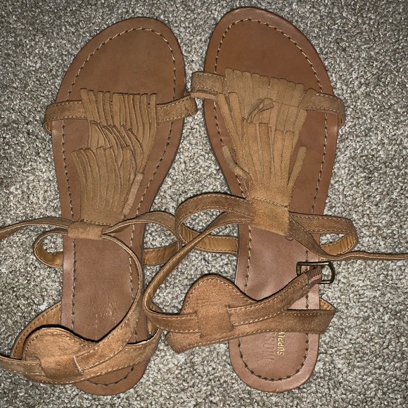 Fringe sandals - Picture 1 of 3